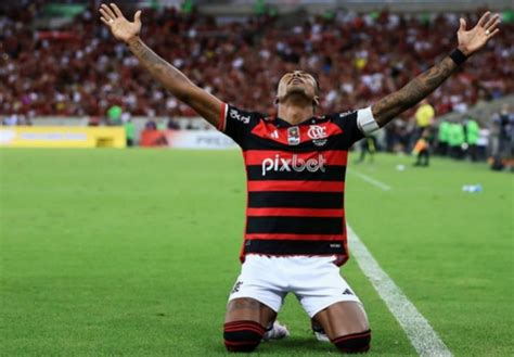 Flamengo Vence O Nova Igua U E Conquista O Campeonato Carioca