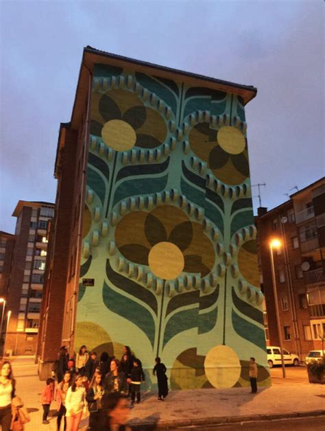 Nuevo mural en la fachada de un edificio en Vitoria Norte Exprés