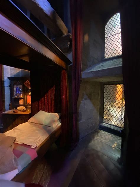 Hogwarts Dormitory Hogwarts Dormitory Hogwarts Bedroom Slytherin Room