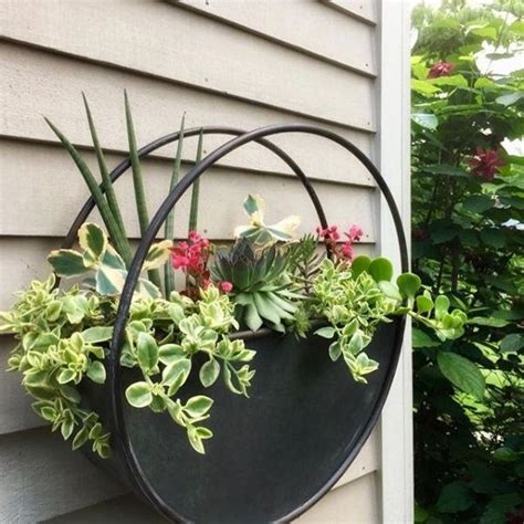 Metal Wall Planters For Outdoor Spaces