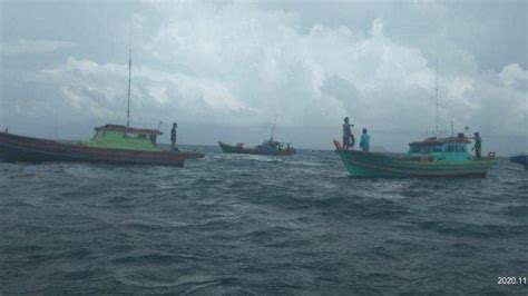 Kapal Pompong Nelayan Tenggelam Di Sekitar Pulau Nyamuk Basarnas