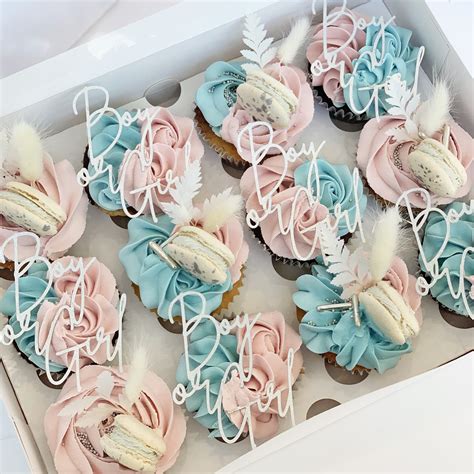 Luxe Gender Reveal Cupcakes | Antonia's Cakes