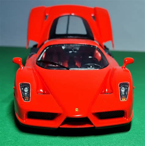 Ferrari Enzo Revell Von Michael T Pfer