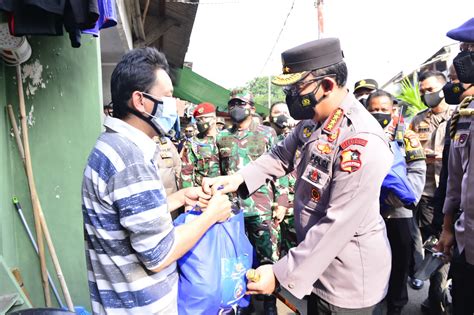 Panglima Tni Dan Kapolri Sosialisasi Vaksin Keliling Dan Serahkan