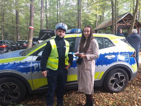 Nie Tylko Zabezpieczali Ale R Wnie Promowali Zaw D Policjanta