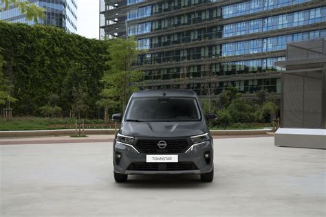 Nissan Presenta La Nueva Furgoneta El Ctrica Townstar Basada En La E Nv