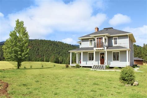 Farmhouses for Sale 2017 - Country Homes In Every State