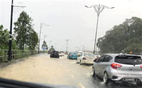 Puluhan Kenderaan Tenggelam Di KK Kerana Banjir Kilat Free Malaysia