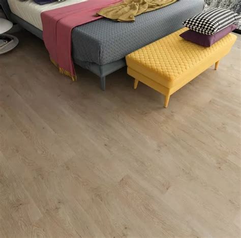 Piso Lvt Vinilico Listones Roble Por Caja Kreatex