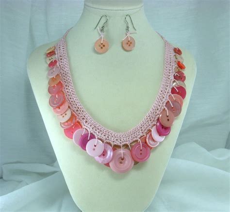 Crochet Button Necklace Tutorial And Video Link By Ljeans On Etsy Collares Tejidos A Crochet