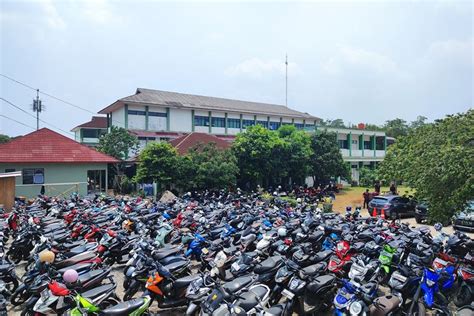 Foto Siswa SMAN 10 Terancam Kehilangan Sebagian Lahannya