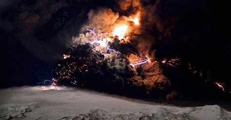 Dangerous Power of Nature : Eruption Volcano Eyjafjallajökull 2010