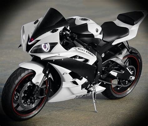 Yamaha R6 Black And White