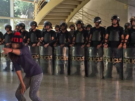 G Pm Entra No Centro Paula Souza E Negocia Desocupa O De Estudantes