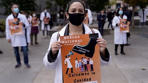 Los médicos inician su primera huelga general en 25 años