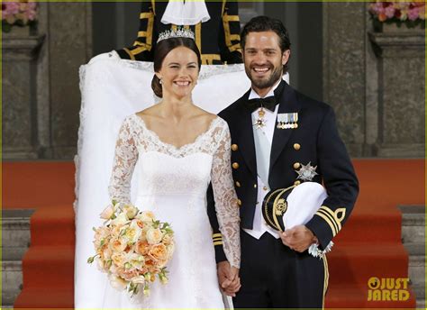 Prince Carl Philip And Sofia Hellqvist Marry In Sweden See Her Wedding Dress Photo 3393041