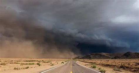 Alerte météo fortes pluies et rafales de vent avec chasse poussières