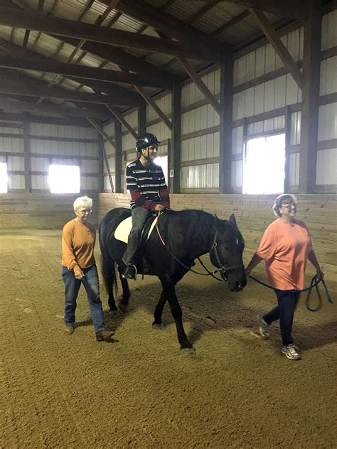 Giant Steps uses horses to help adults with autism | The Daily World