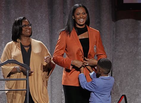 Photos Swin Cash Received Hall Of Fame Jacket With Class Of 2022 Photo