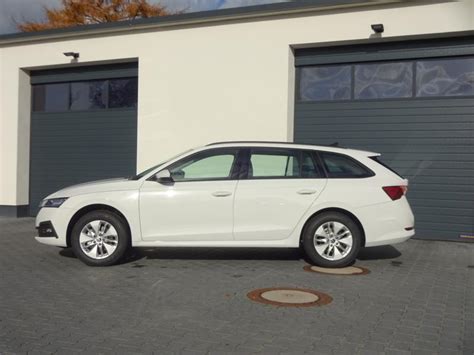 Skoda Octavia Combi Ambition 1 0 TSI E TEC DSG 81KW 2023 Sitzheizung