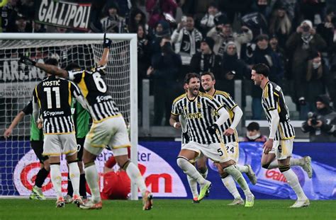 Juventus vence Sassuolo e se aproxima da liderança do Campeonato Italiano