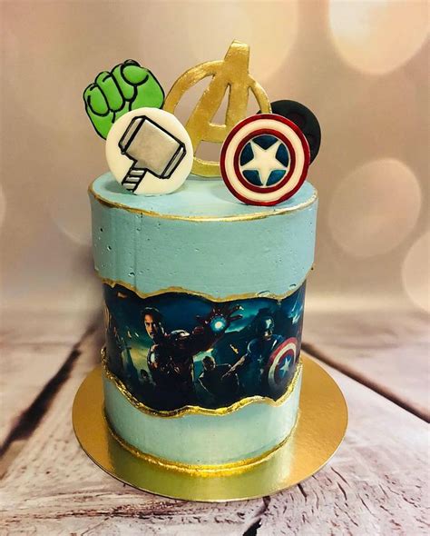 Avengers Cake Decorated Cake By Renatiny Dorty Cakesdecor