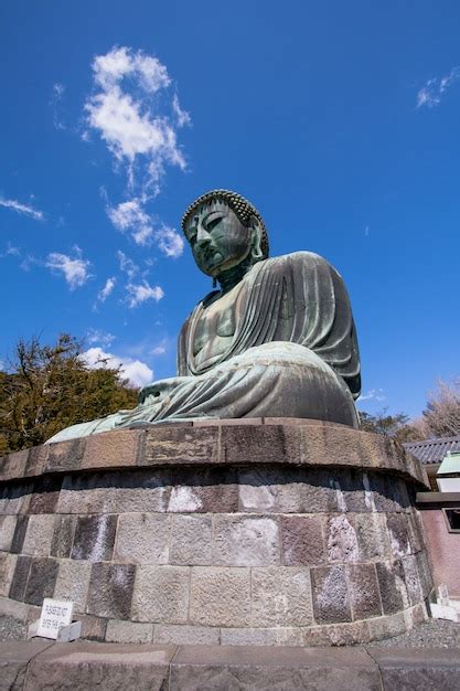 O Grande Buda Do Templo De Kotokuin Em Kamakura Foto Premium