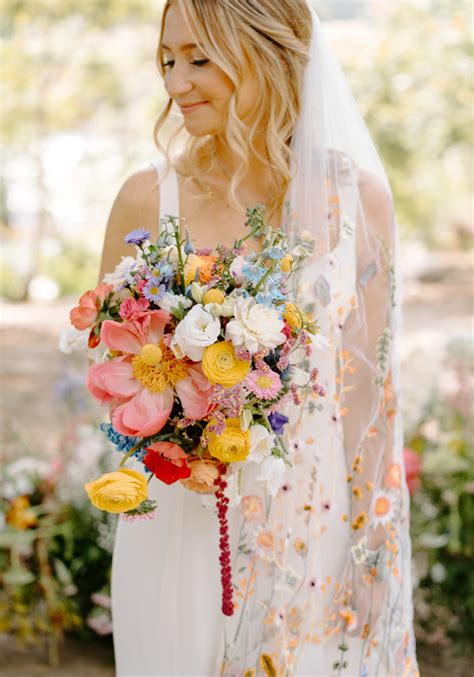 40+ Wildflower Wedding Decor Ideas | Junebug Weddings