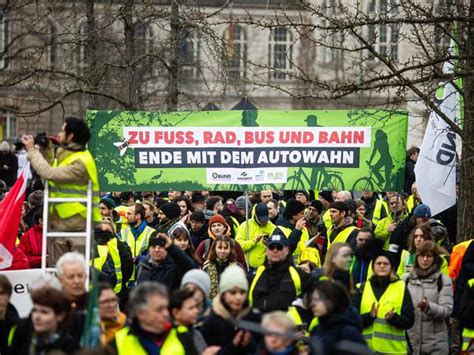 Gratis Fahrten Oder Flashmobs Wie Streiks Aussehen K Nnten Ohne Dass