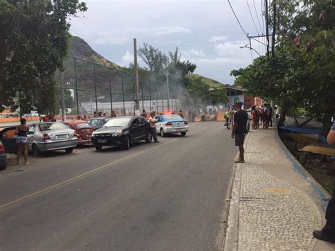 Moradores De Jurujuba Protestam Contra A Enel Por Morte De Morador