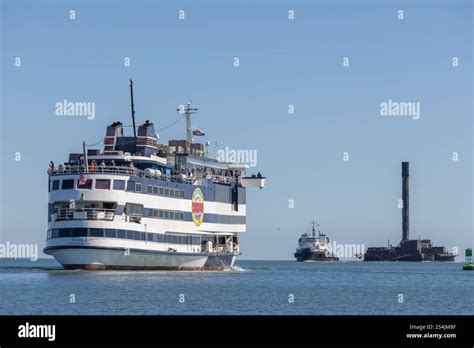 Very Sooty Fleet Leading SpaceX Falcon 9 Booster B 1067 Arrives On JRTI