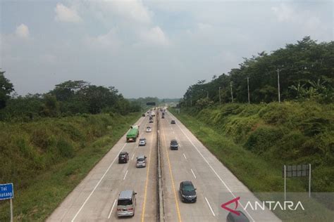 Arus Balik Tol Batang Semarang Terpantau Padat Lancar Antara News