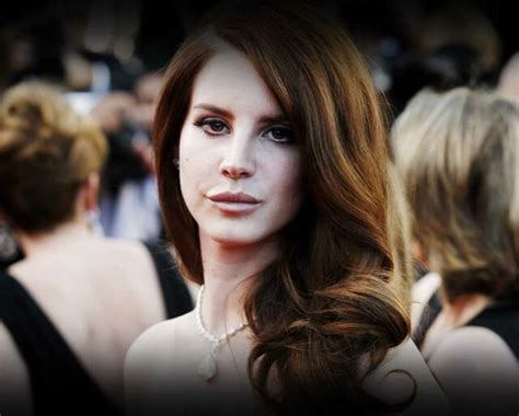 Lana Del Rey - Age, Bio, Birthday, Family, Net Worth | National Today