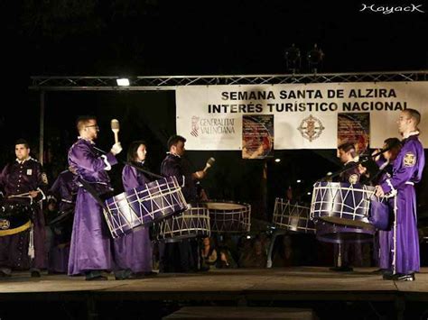 La Banda De Tambores De La Cofrad A Del Descendimiento De La Cruz De