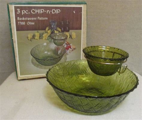 Vintage Indiana Glass Chipndip Set