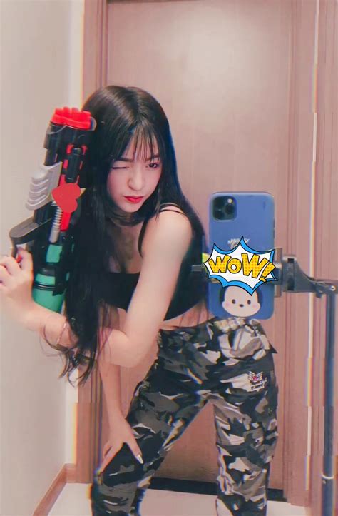 Bị quay lén nhan sắc hot girl trứng rán thăng hạng khó tin fan nghi ngờ có sự tác động dao kéo