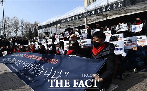 강제철거 움직임 없는 서울광장 분향소···유가족 끝까지 지키겠다 Tf사진관 포토 기사 더팩트