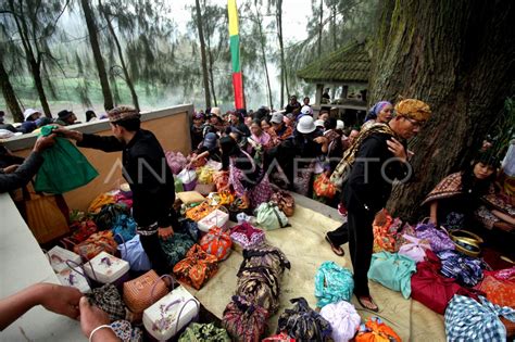 Tradisi Unan Unan Suku Tengger Antara Foto