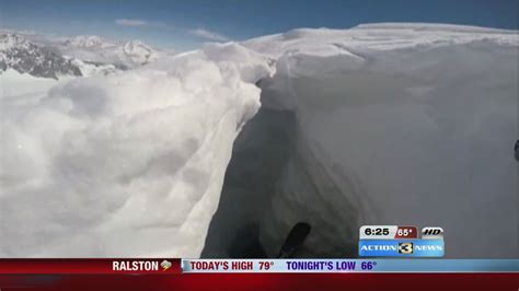 Video Experienced Skier Rescued After Falling Into Crevasse Youtube