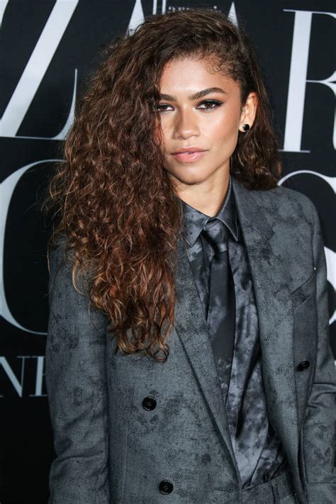 Zendaya Displays Her Natural Hair And Her Curls Are Everything - Capital