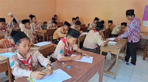 Mts Abu Darrin Gelar Lomba Karya Sketsa Dalam Peringatan Hari