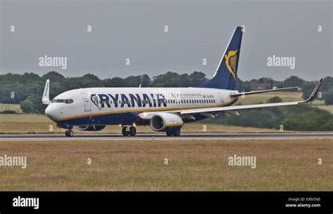 Ryanair Boeing Ei Dyo Taking Off From London Luton Airport Ltn