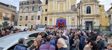 Galleria Torre Annunziata L Ultimo Saluto A Monsignor Russo LE FOTO