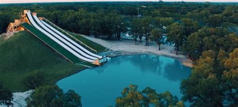 Video Shows Royal Flush Water Slide In Texas Being Ridden By Bikini Clad Girls Daily Mail Online