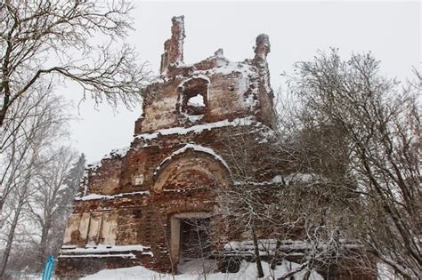 Ruinas de la iglesia en nombre de los santos apóstoles pedro y pablo en