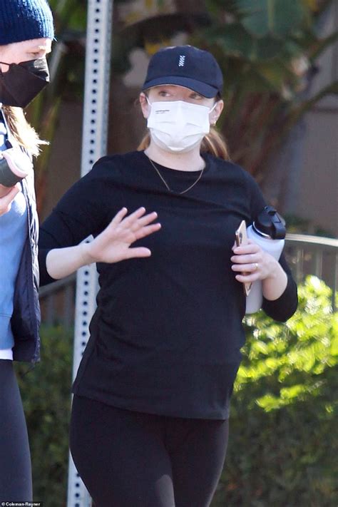 La Actriz Emma Stone Espera Su Primer Hijo