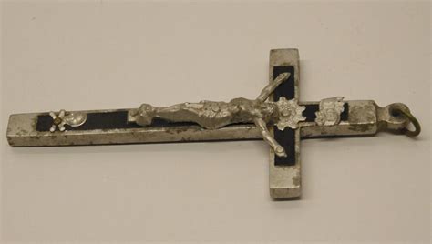 Croix Pectorale Ancienne Aluminium Bakelite Jus De Grenier Religion