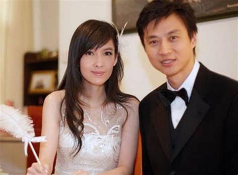 李彩桦闪婚闪离，香港玉女掌门人的感情一个比一个坎坷一床情书新浪博客