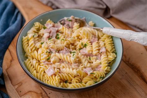 Schinken Sahne Soße mit Nudeln köstliche Pasta in nur 20 Minuten