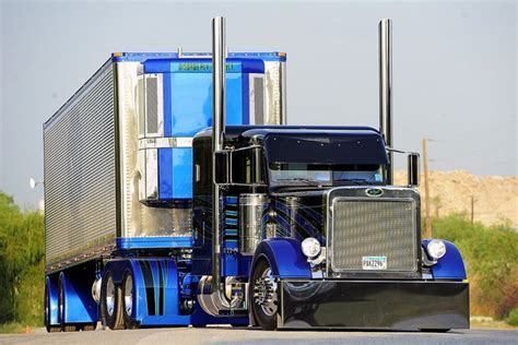 1999 Peterbilt 379 | Blue Peterbilt Truck